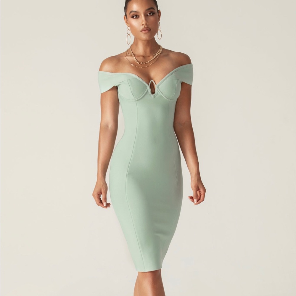 Bodycon pistachio green dress